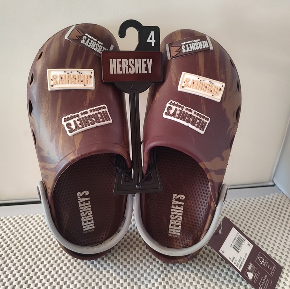 Hershey's Big Boy Size 4 Clog Sandal Brown NWT - Picture 1 of 4